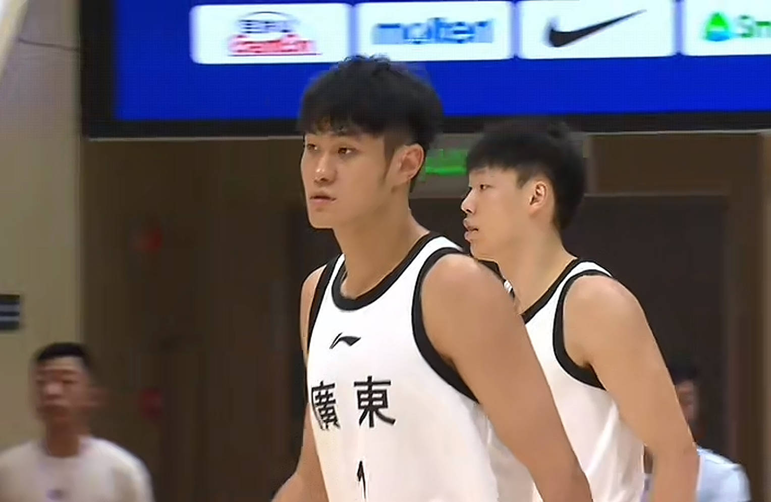 比赛中, 是深圳队未 比赛中, 是深圳队未