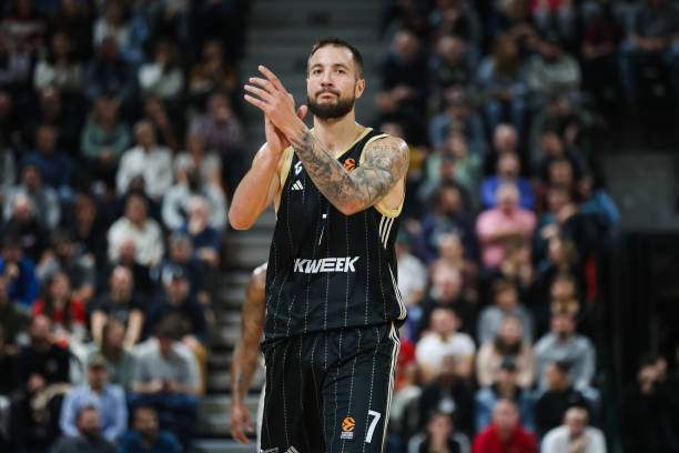 回到球队中, 岁且经验丰